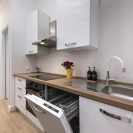 - Garbatella Apartamento
